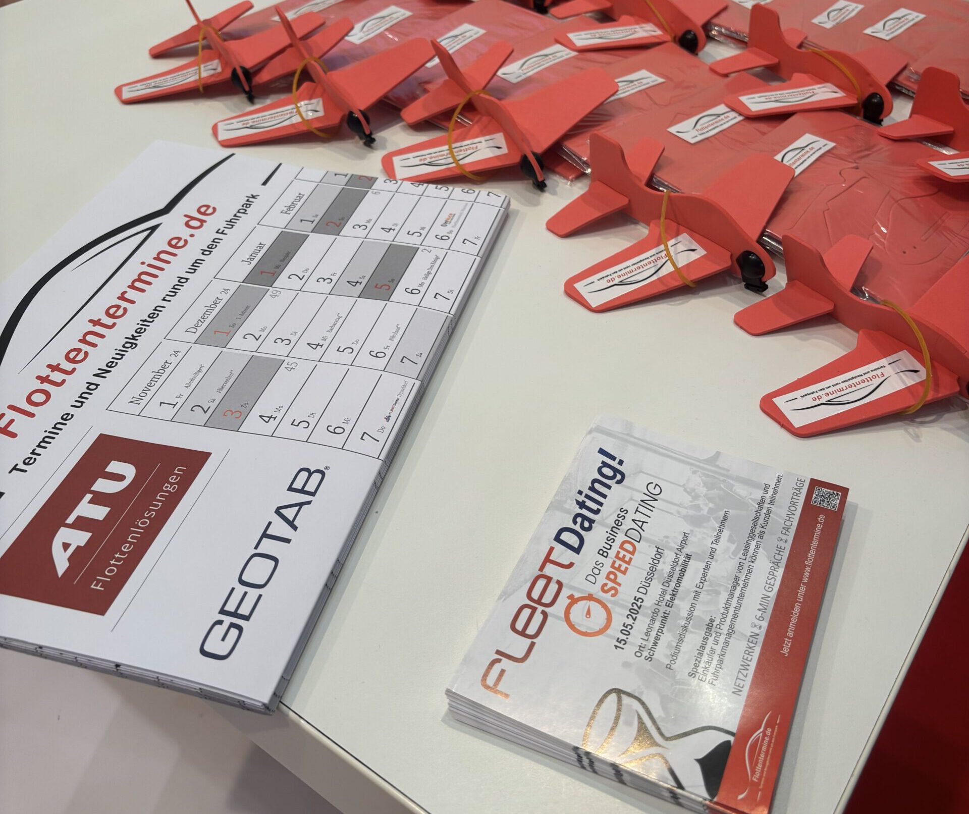 Tisch mit Give Away Artikel von Flottentermine