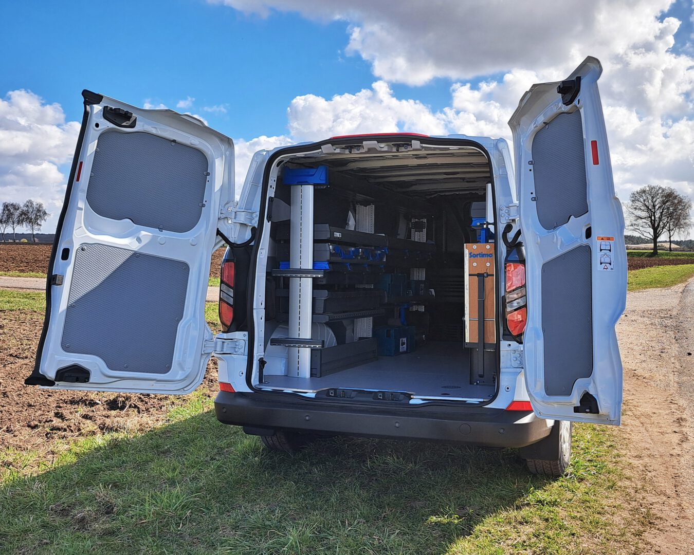 MHC_Mobility_02_Nutzfahrzeug_Regaleinbau_5_4